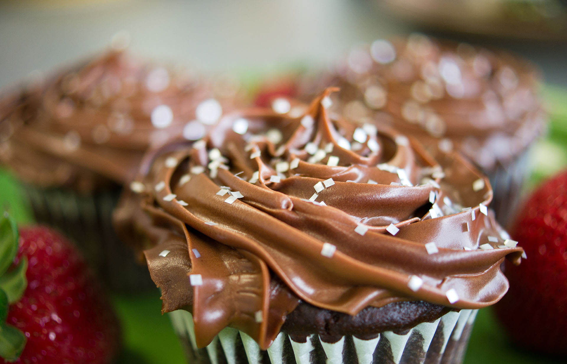 Watson Inc. Edible Glitter on Cupcake