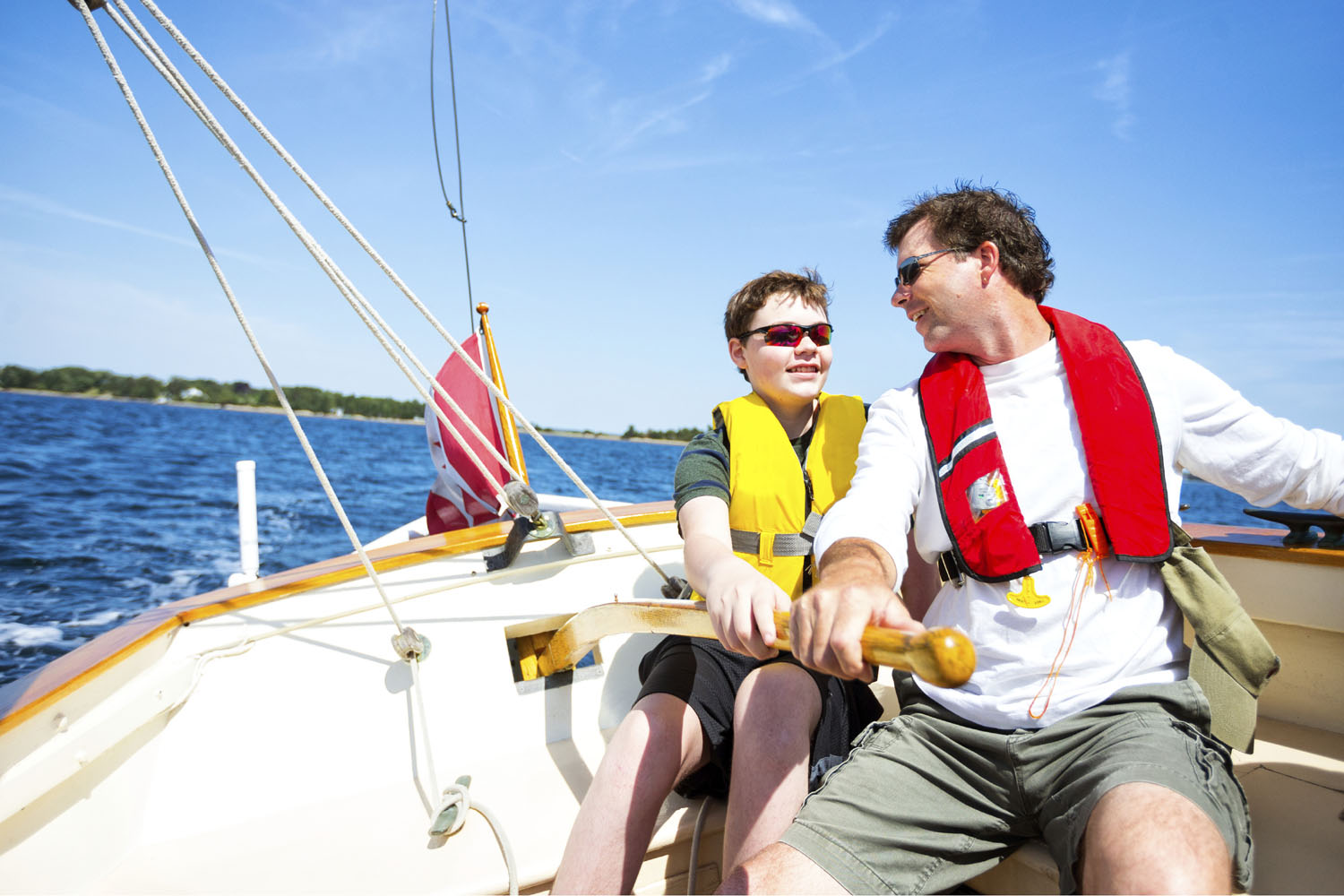 Boating_iStock_000049820134_Large