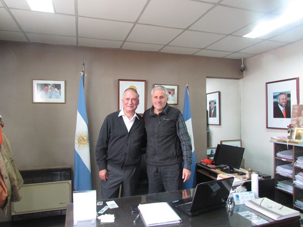 Carlos Fernandez and Andres Peressini