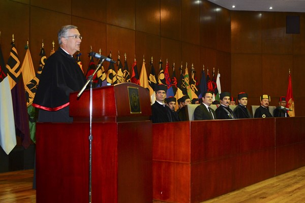 Ricardo B. Salinas receives Honorary Doctorate 