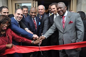 Newark Mayor Ras Baraka Officially Welcomes Hotel Indigo(R) to Downtown Newark