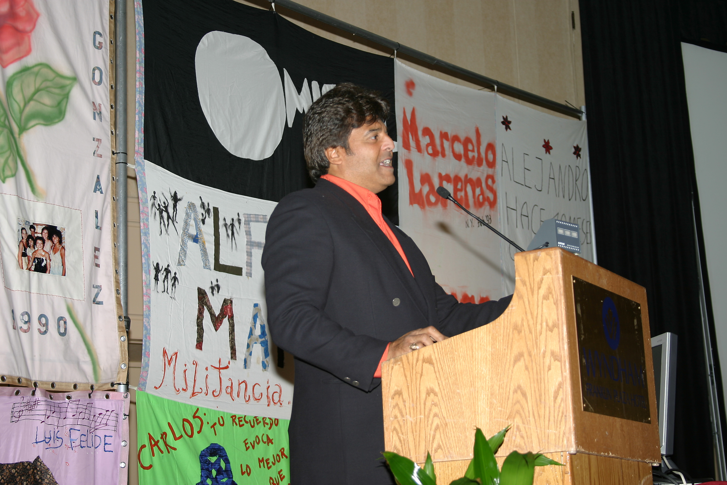 Erik Estrada at Podium