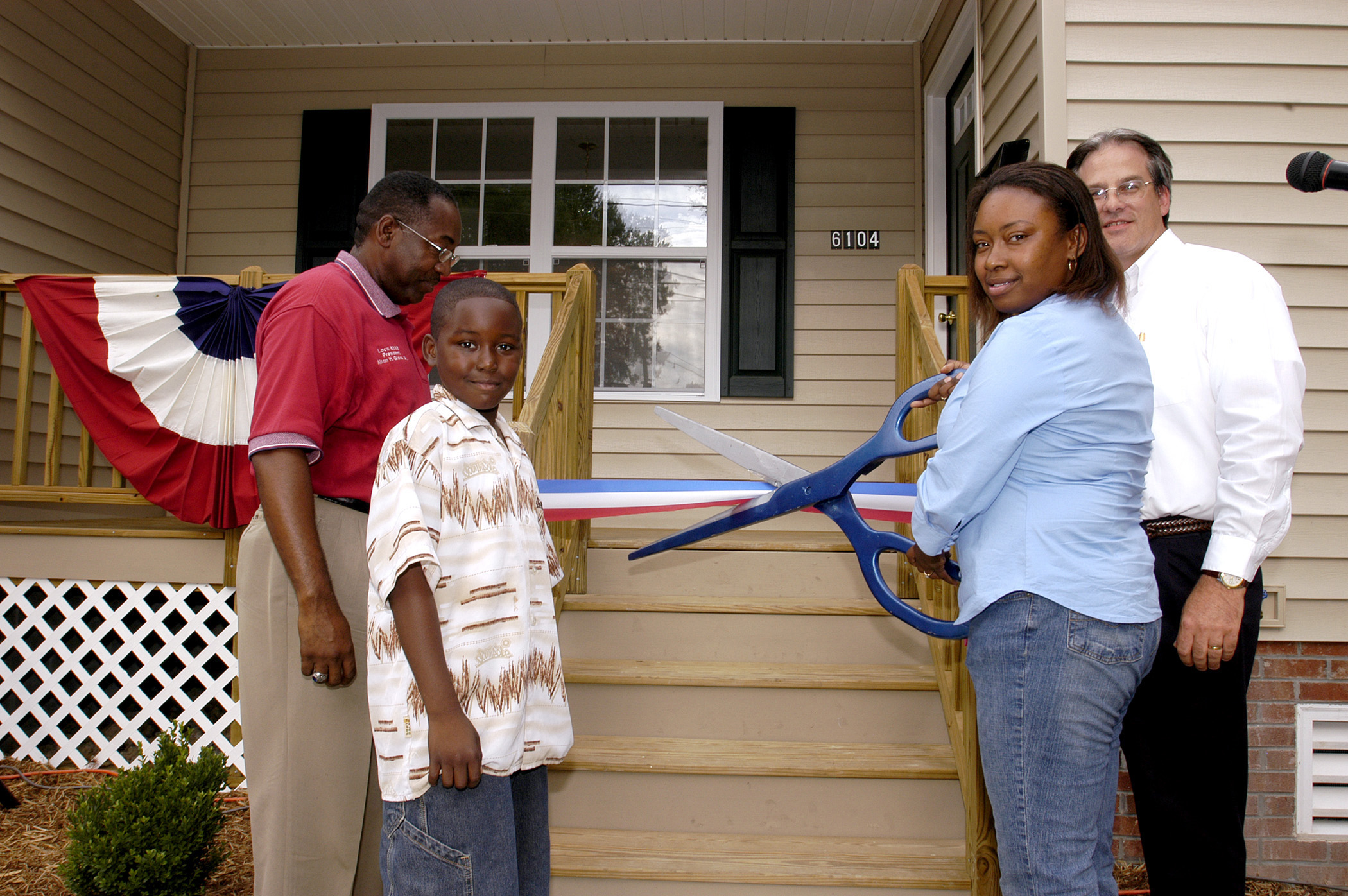 Ribbon Cutting for HfH home