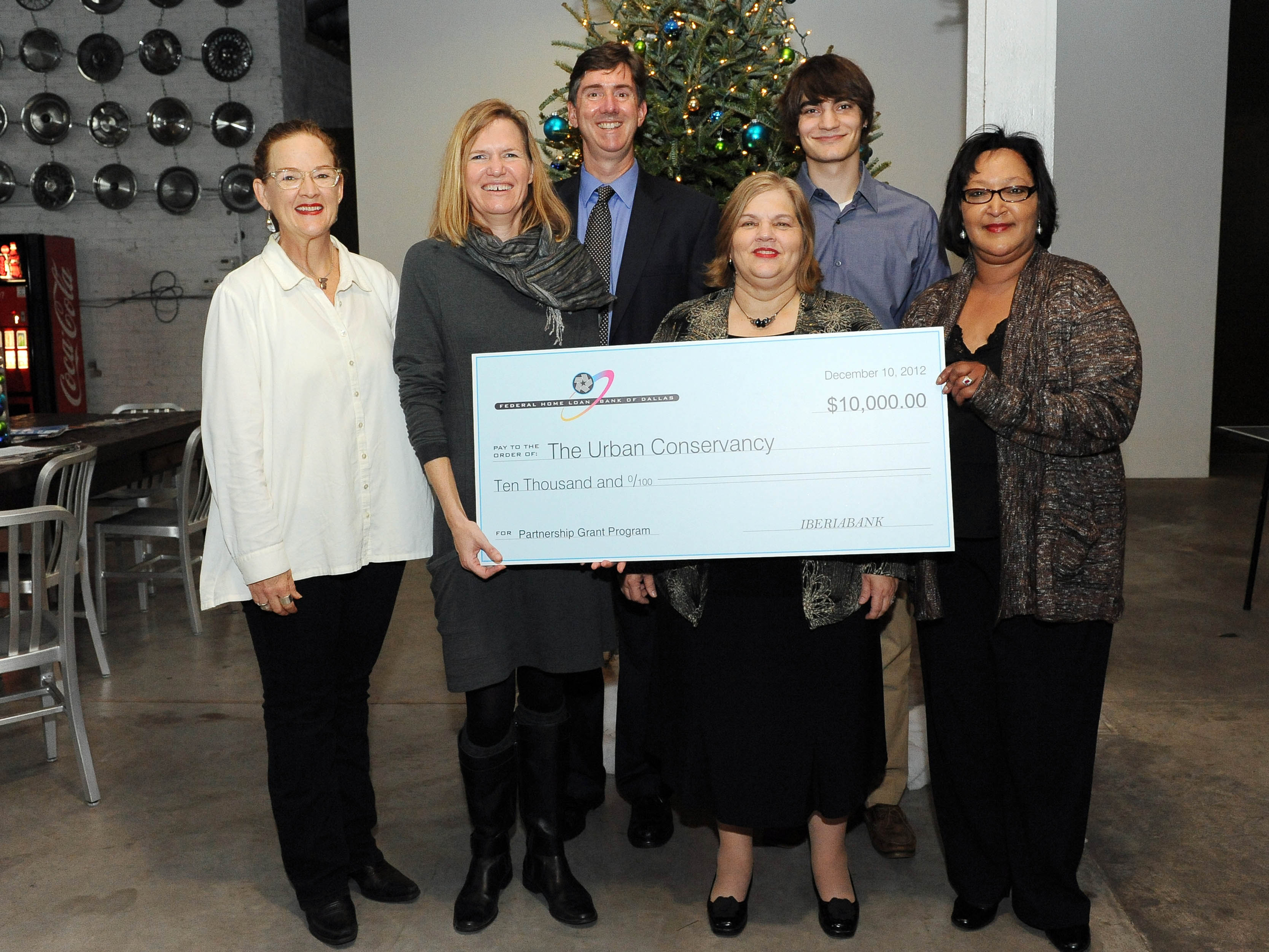 IBERIABANK and FHLB Dallas Award $10K Grant to New Orleans Nonprofit