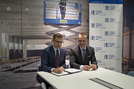EIB Vice-President Alexander Stubb ja Ramirent CEO Tapio Kolunsarka 